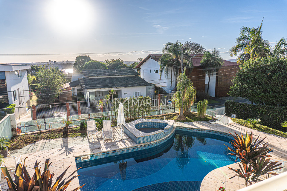 Imagens do imóveis Casa de 590m² à venda na SHIS QI 28 Lago Sul – 5 suítes, 4 vagas, vista para o Lago