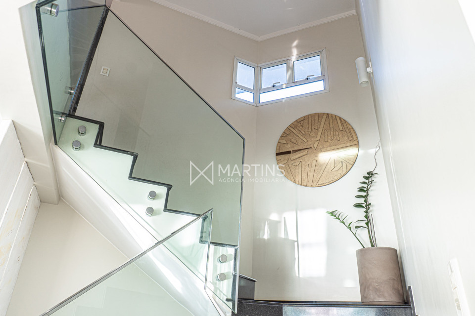 Imagens do imóveis Casa de 590m² à venda na SHIS QI 28 Lago Sul – 5 suítes, 4 vagas, vista para o Lago