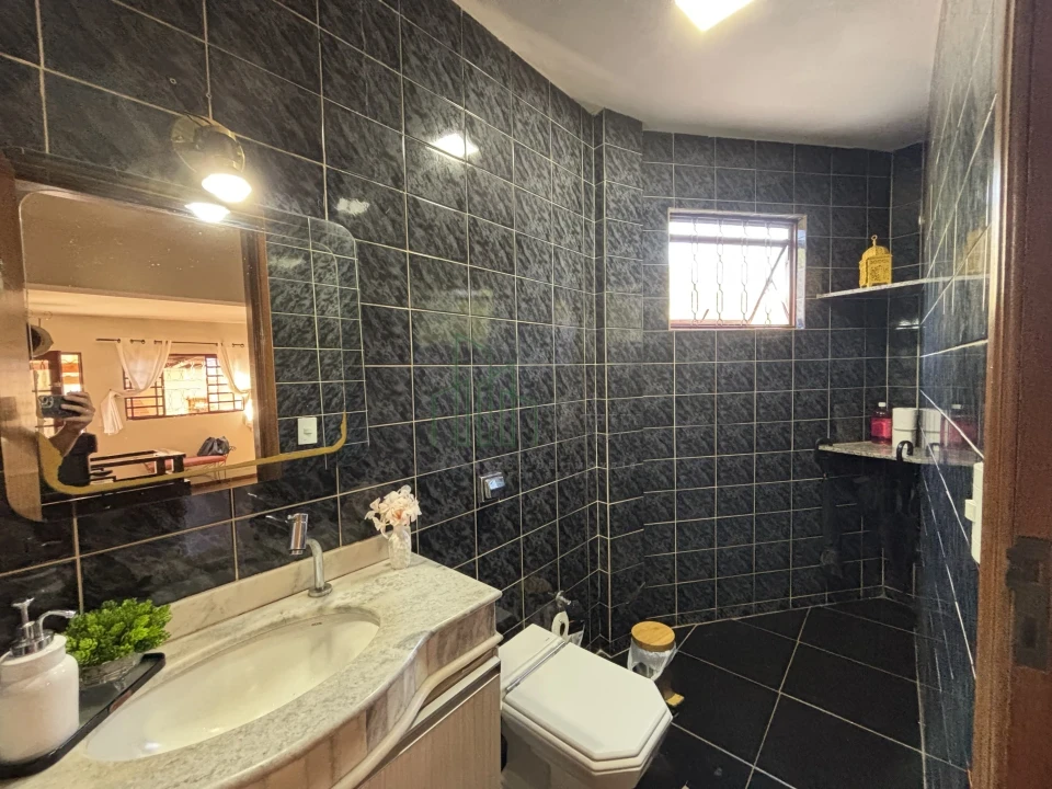 Imagens do imóveis Sobrado comercial de esquina, próximo a Cativa