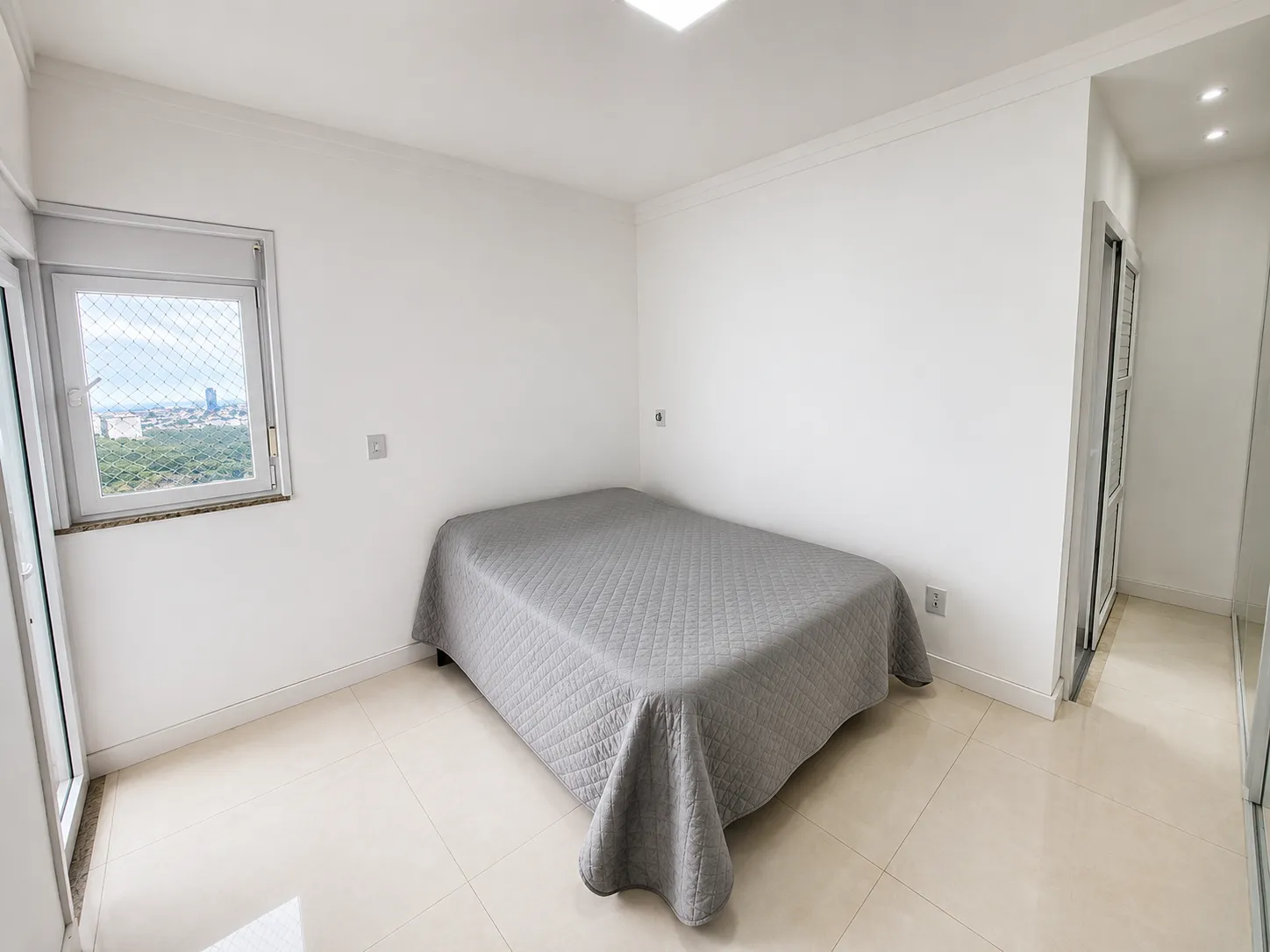 Apartamento 124 m² Privativos | 3 Suítes | Sacada Gourmet | 2 Vagas | Zona 01