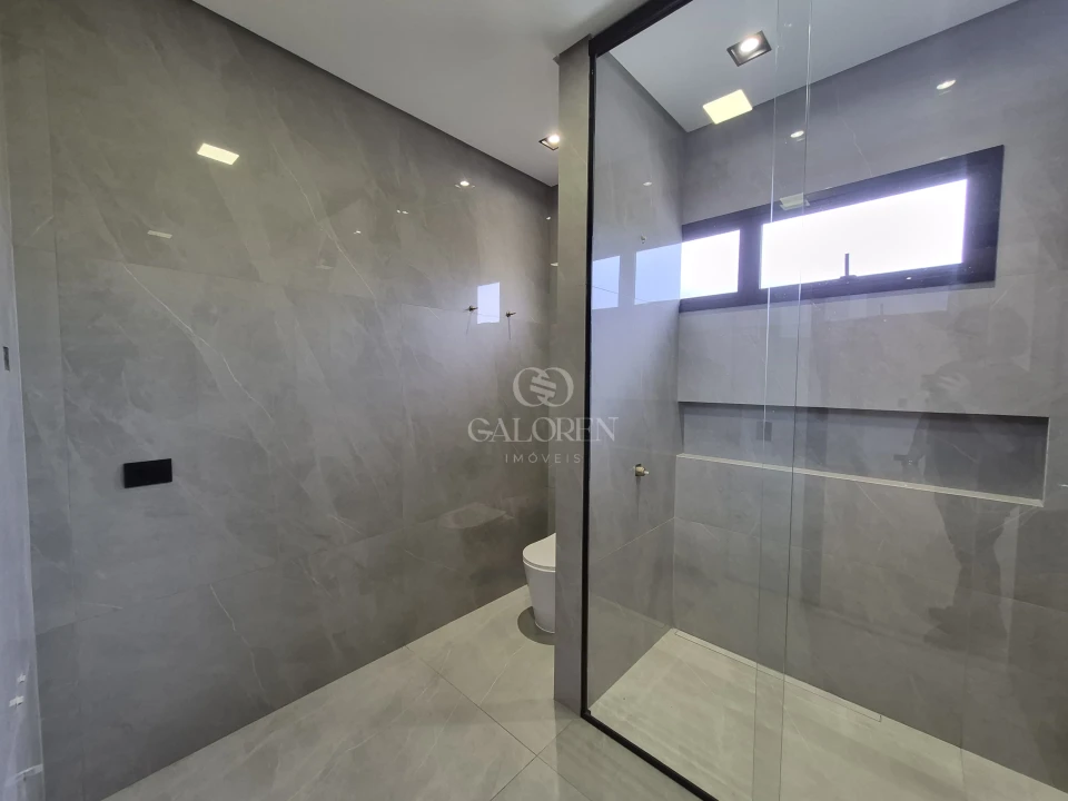 Imagens do imóveis Casa de Alto Padrão com 3 Suítes, Piscina Aquecida e Área Gourmet à Venda em Maringá – PR