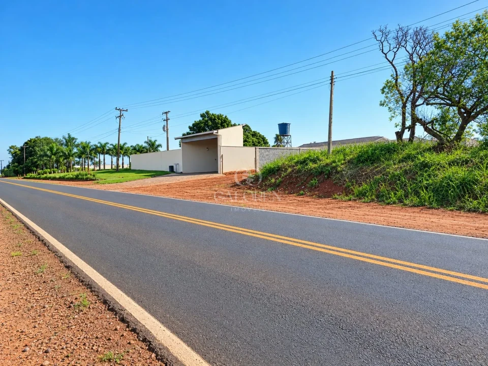 Imagens do imóveis terreno com 4.200 na pr 569 entre nova Londrina e Marilena