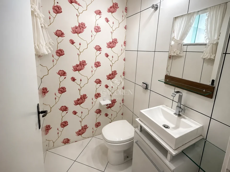 Sobrado com Piscina e Área Gourmet Completa no Jardim Itália | Maringá
