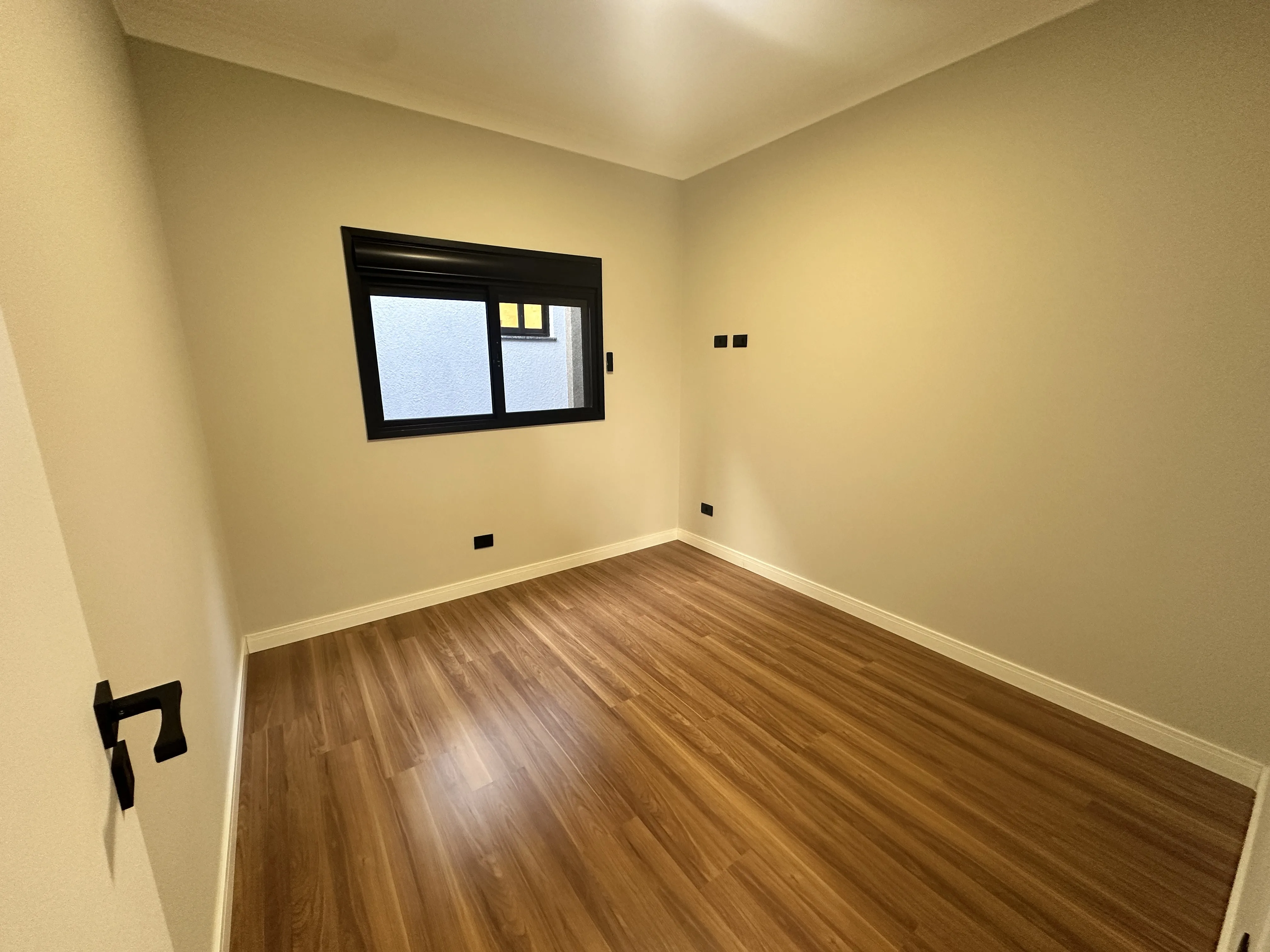 Casa à Venda Jardim Fregadoli | 3 Quartos, 1 Suíte e Excelente Localização