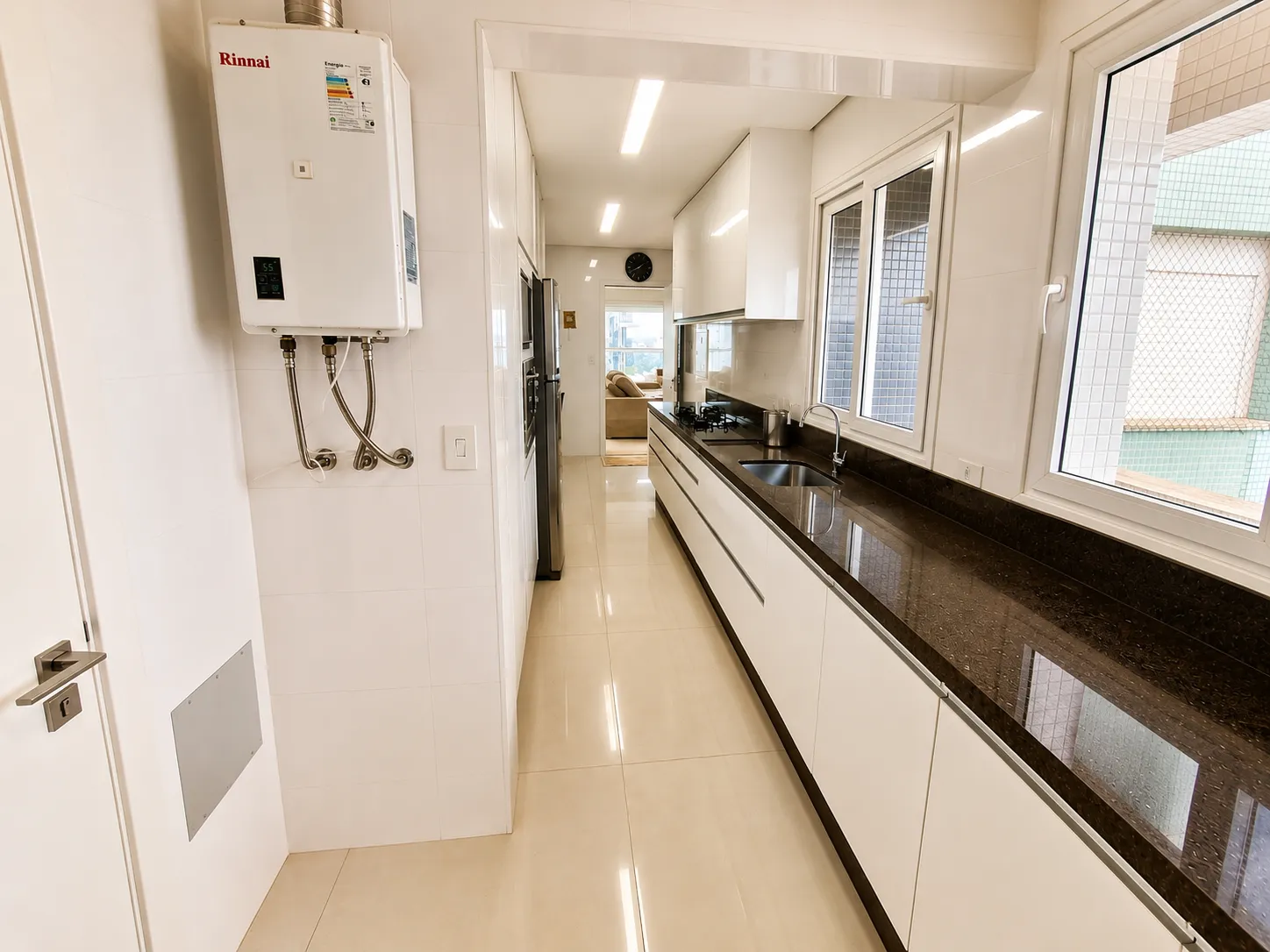 Apartamento 124 m² Privativos | 3 Suítes | Sacada Gourmet | 2 Vagas | Zona 01
