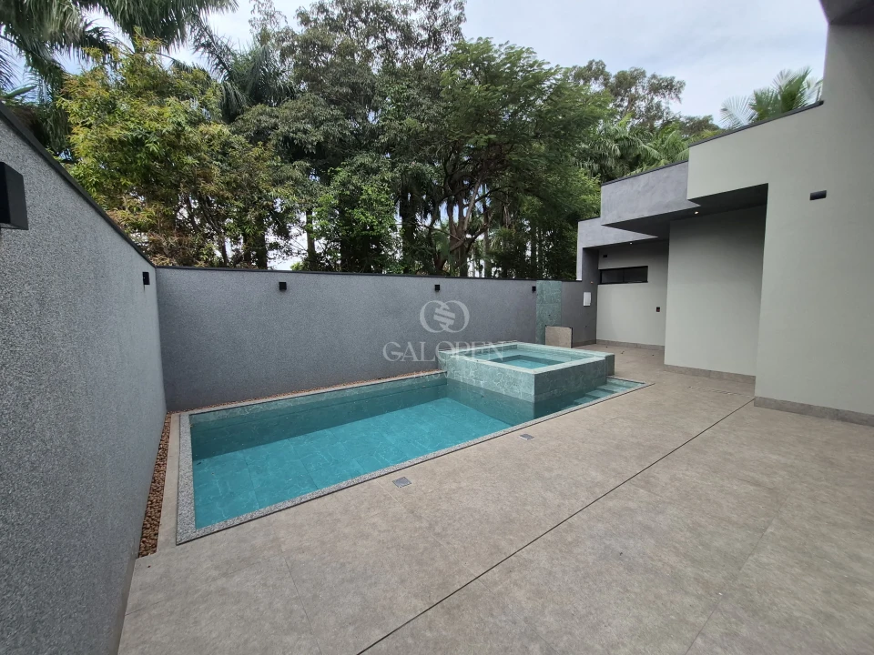 Imagens do imóveis Casa de Alto Padrão com 3 Suítes, Piscina Aquecida e Área Gourmet à Venda em Maringá – PR