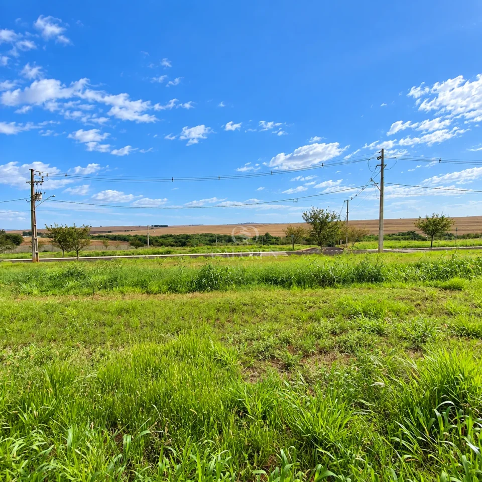 Imagens do imóveis Terreno Plano de 302m² Bem Localizado no Golden Forest – Floresta/PR