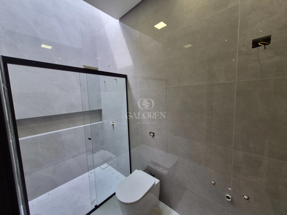 Imagens do imóveis Casa de Alto Padrão com 3 Suítes, Piscina Aquecida e Área Gourmet à Venda em Maringá – PR