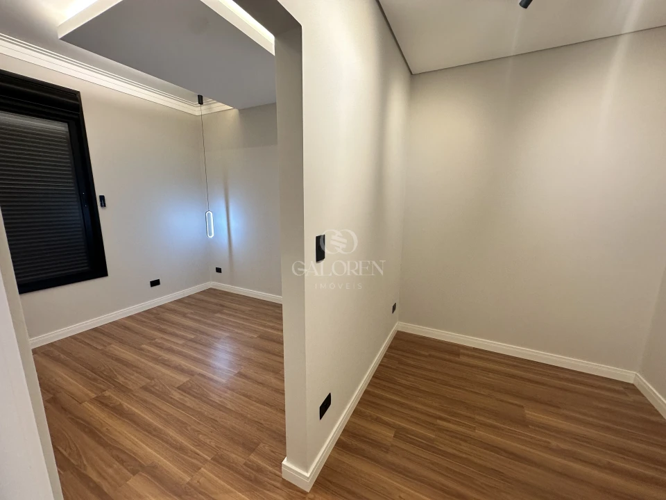 Casa à Venda Jardim Fregadoli | 3 Quartos, 1 Suíte e Excelente Localização