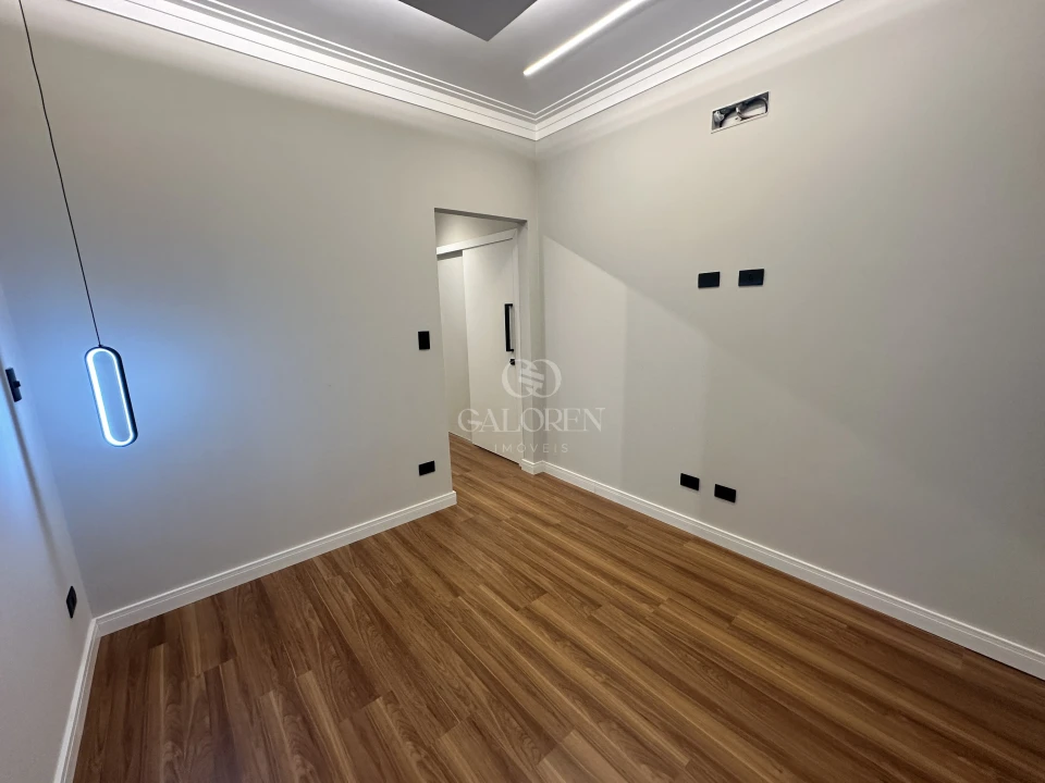 Casa à Venda Jardim Fregadoli | 3 Quartos, 1 Suíte e Excelente Localização