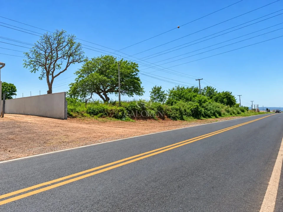 Imagens do imóveis terreno com 4.200 na pr 569 entre nova Londrina e Marilena
