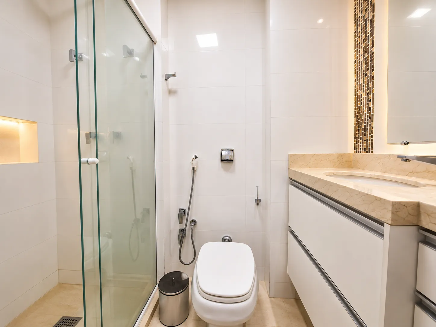 Apartamento 124 m² Privativos | 3 Suítes | Sacada Gourmet | 2 Vagas | Zona 01