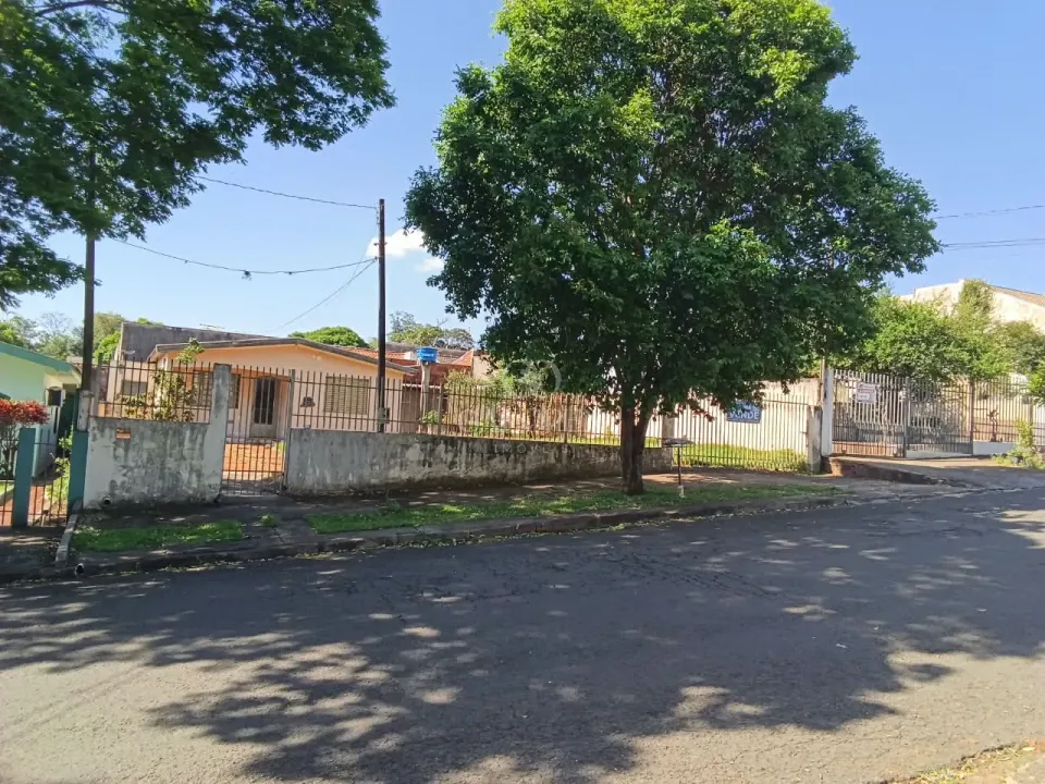 Imagens do imóveis Terreno 360 Metros com uma casa