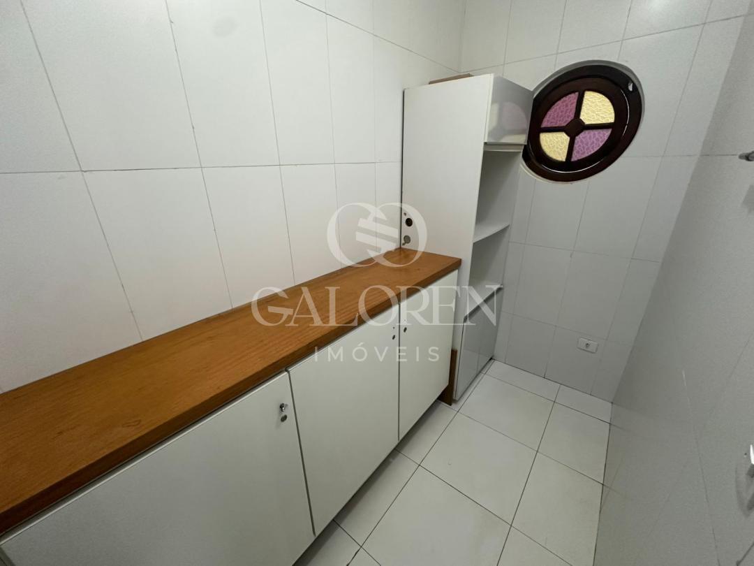 Casa Ampla à Venda na Zona 5 em Maringá  473 m² Construídos e 4 Dormitórios