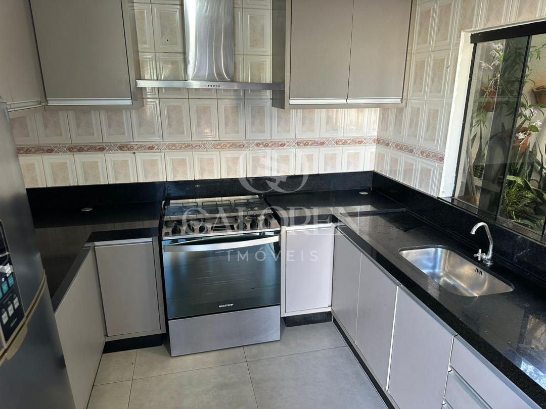 Casa Ampla à Venda na Zona 5 em Maringá  473 m² Construídos e 4 Dormitórios