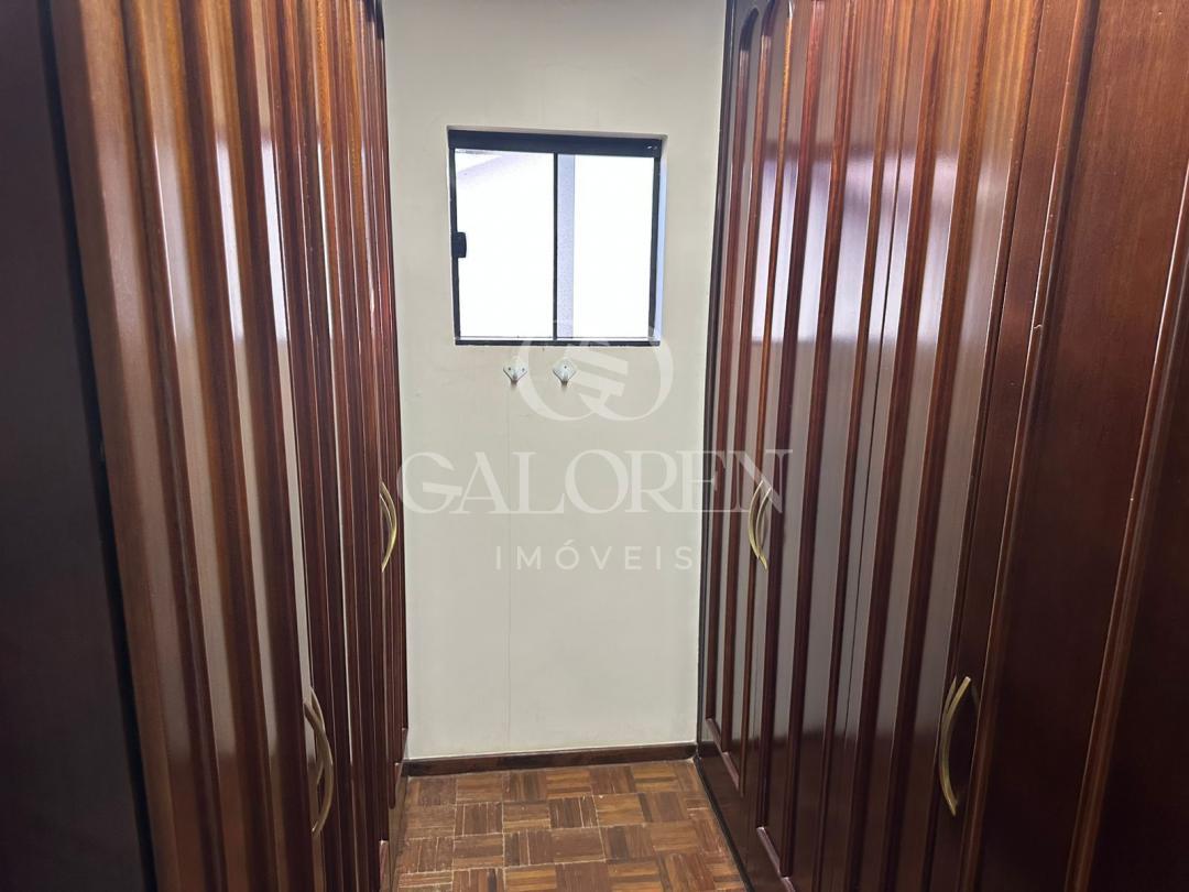 Casa Ampla à Venda na Zona 5 em Maringá  473 m² Construídos e 4 Dormitórios