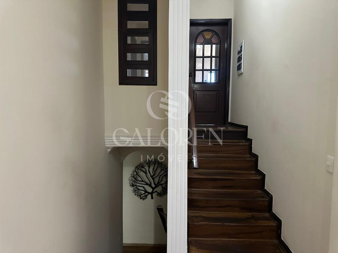 Casa Ampla à Venda na Zona 5 em Maringá  473 m² Construídos e 4 Dormitórios