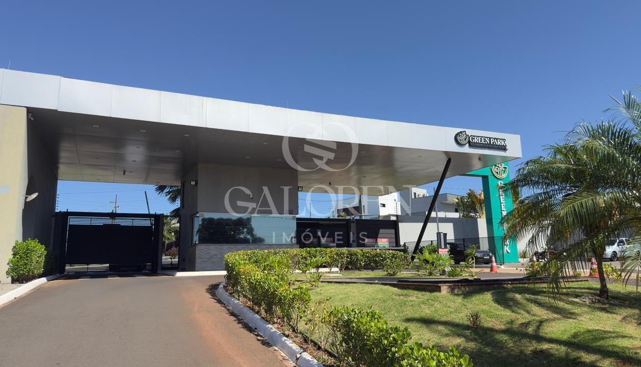 Casa de Alto Padrão no GreenPark com 3 Suítes e Piscina