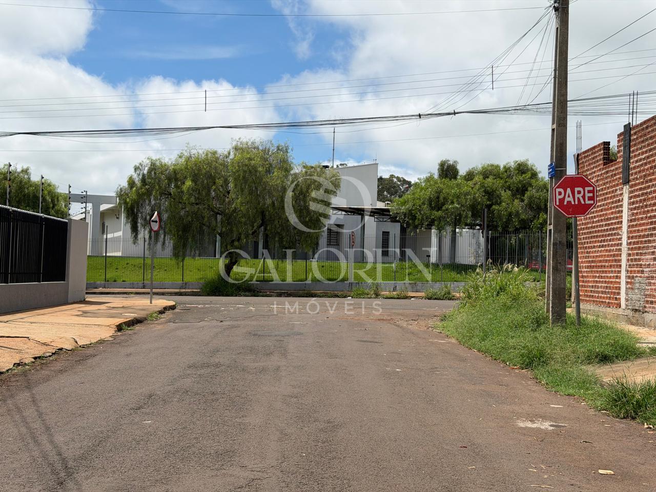 Casa à Venda em Sarandi no Jardim Verão, 3 Quartos, garagem 02 Próxima ao Centro