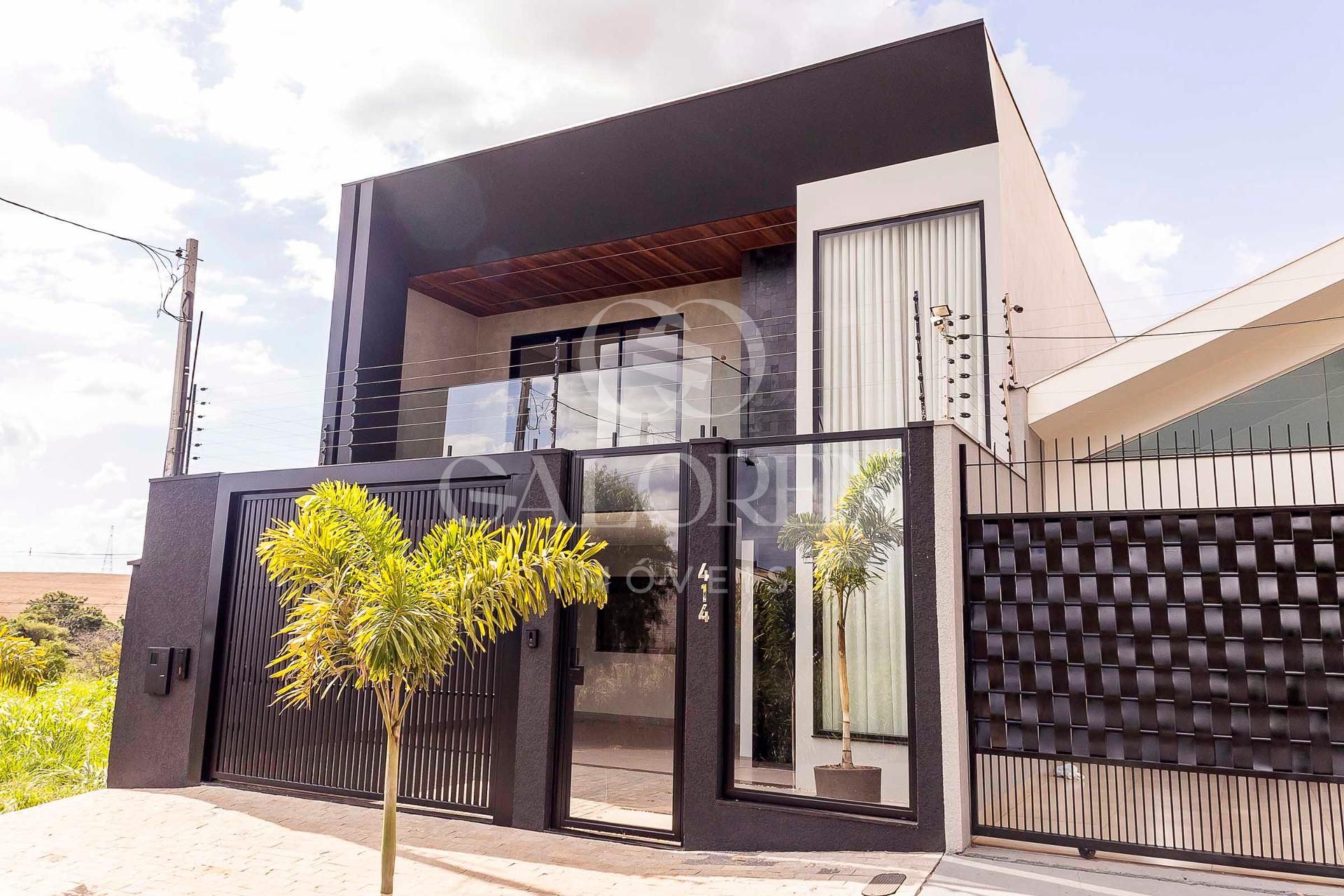 Sobrado, 04 quartos, 261m² com piscina aquecida -  Jardim Munique - MARINGA - PR