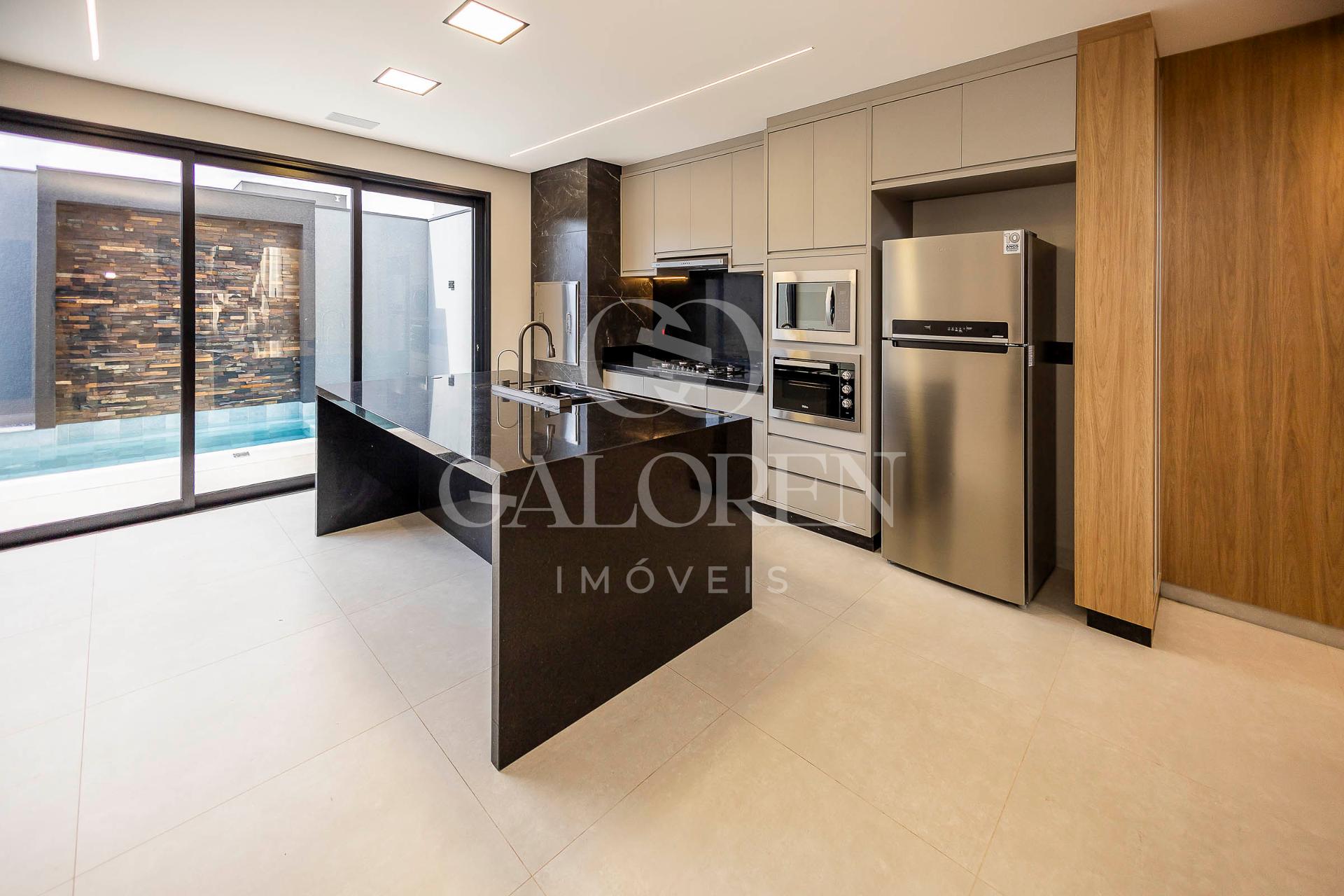 Sobrado, 04 quartos, 261m² com piscina aquecida -  Jardim Munique - MARINGA - PR