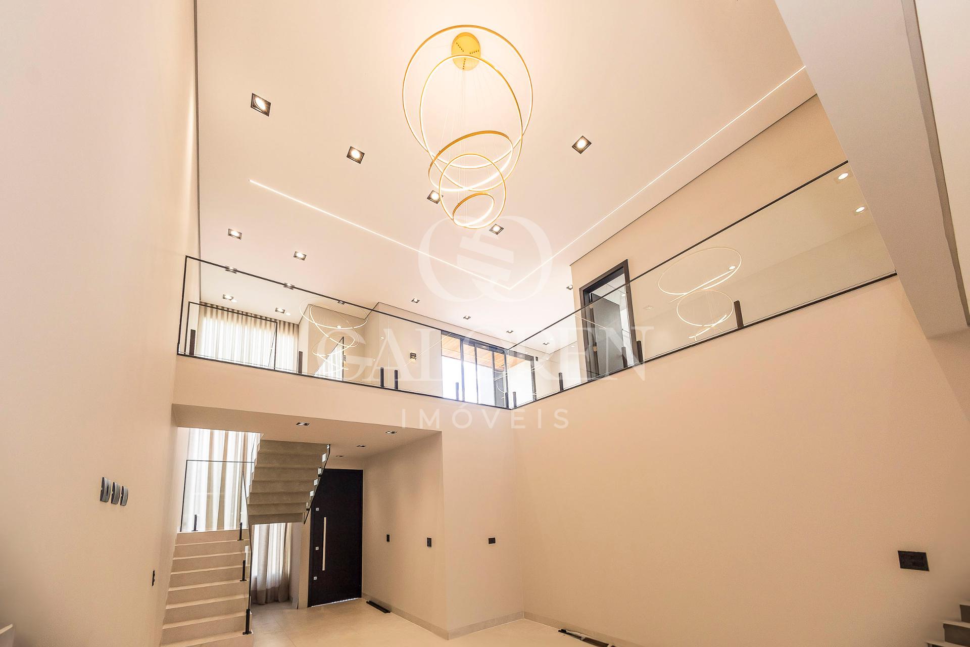 Sobrado, 04 quartos, 261m² com piscina aquecida -  Jardim Munique - MARINGA - PR