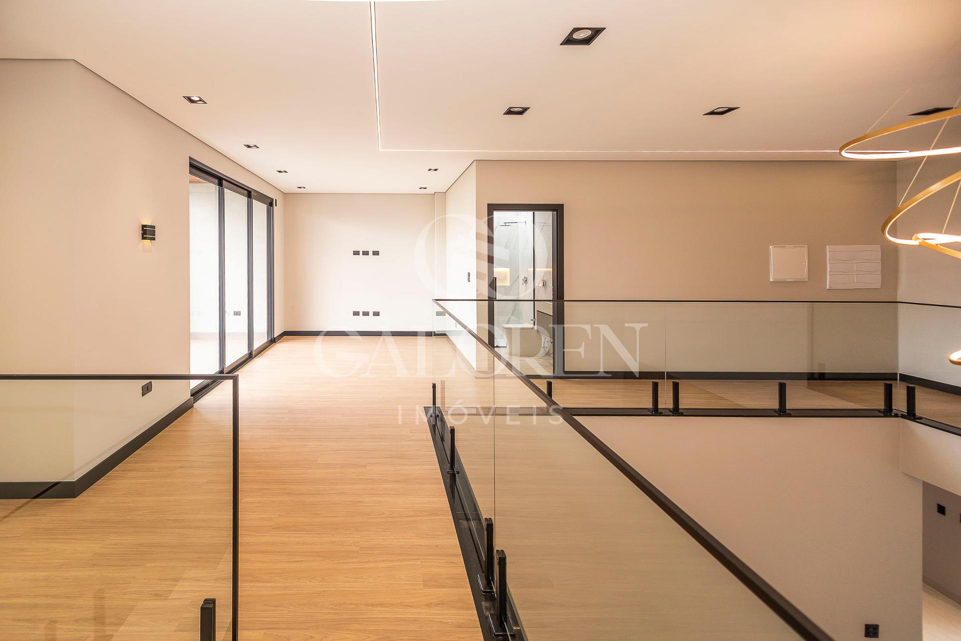 Sobrado, 04 quartos, 261m² com piscina aquecida -  Jardim Munique - MARINGA - PR
