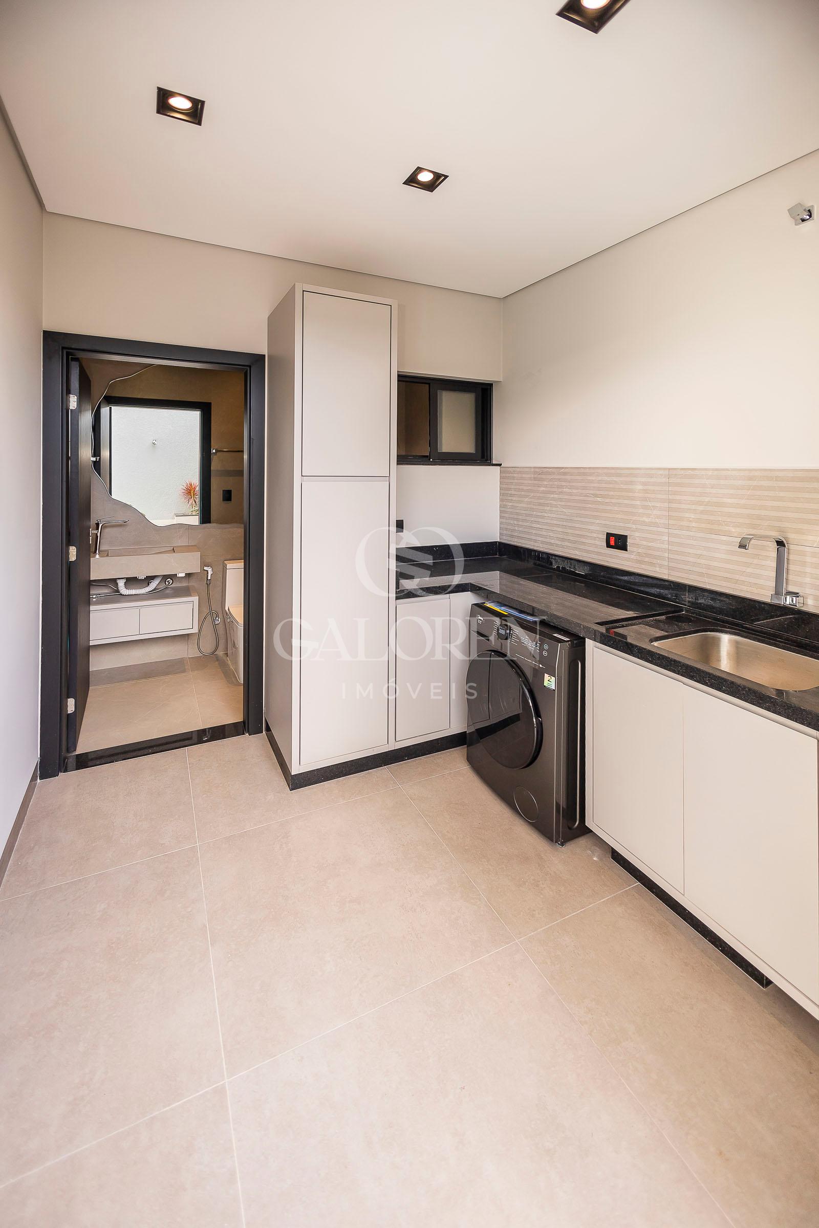 Sobrado, 04 quartos, 261m² com piscina aquecida -  Jardim Munique - MARINGA - PR
