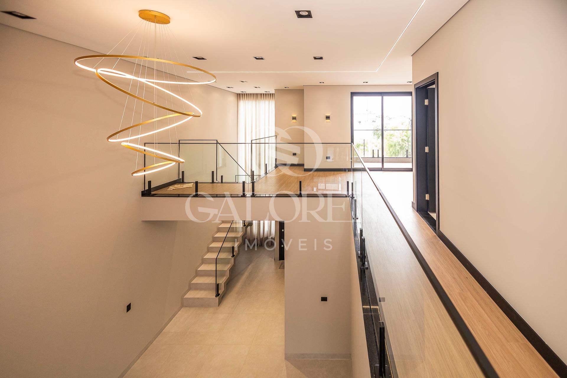 Sobrado, 04 quartos, 261m² com piscina aquecida -  Jardim Munique - MARINGA - PR