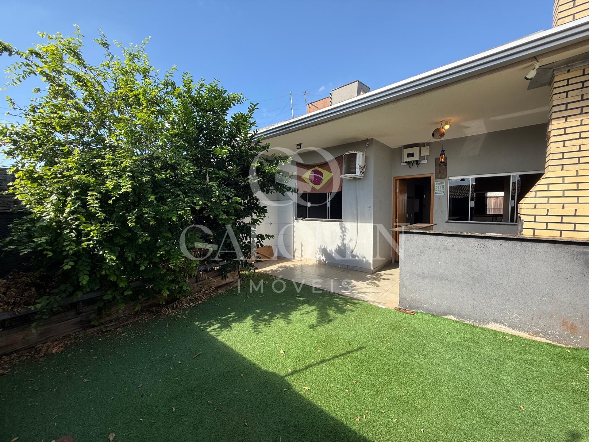 Casa 2 quartos 65m Jardim Itália, Sarandi PR - Área Gourmet com churrasqueira e jardim privativo