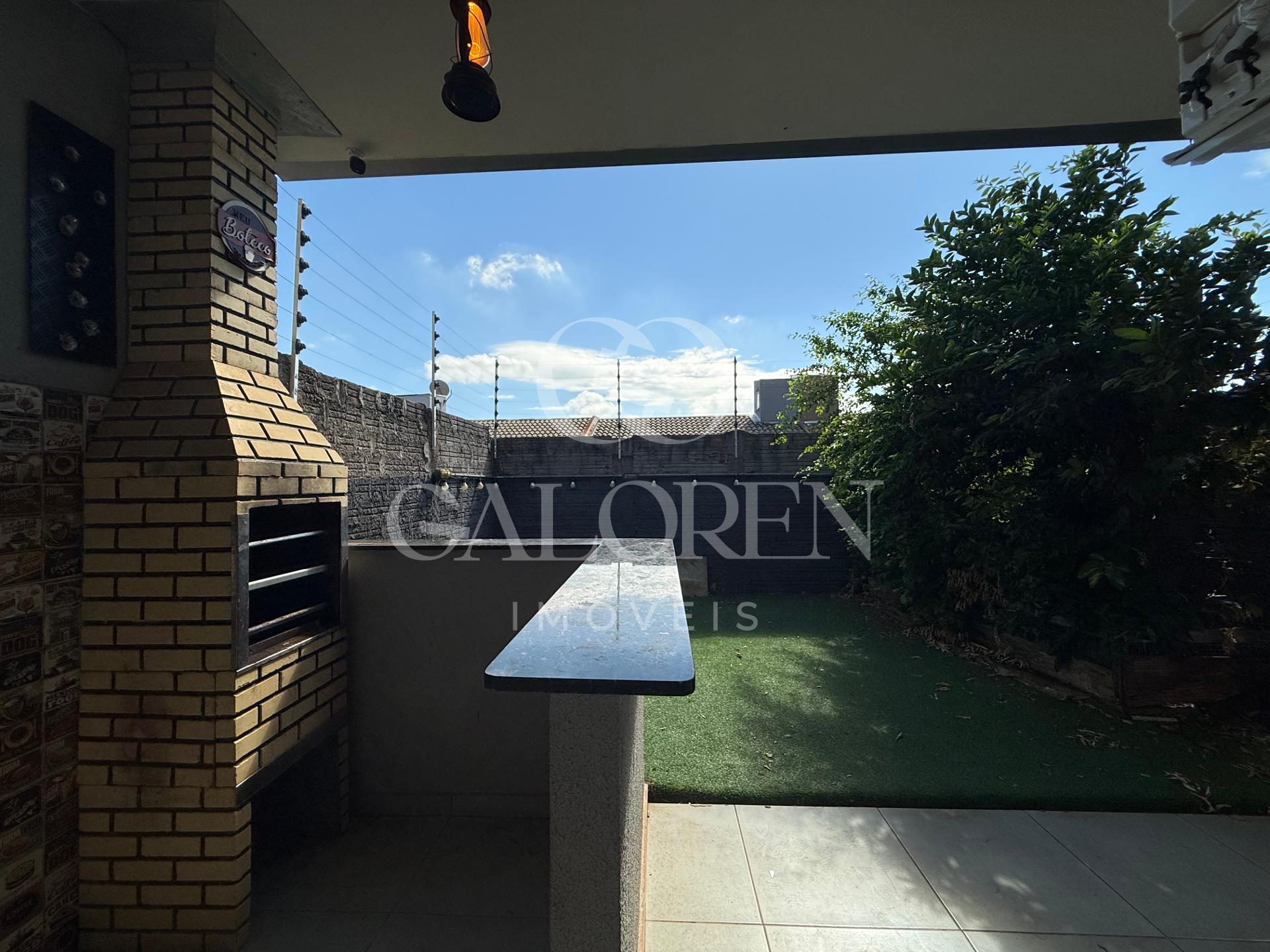 Casa 2 quartos 65m Jardim Itália, Sarandi PR - Área Gourmet com churrasqueira e jardim privativo