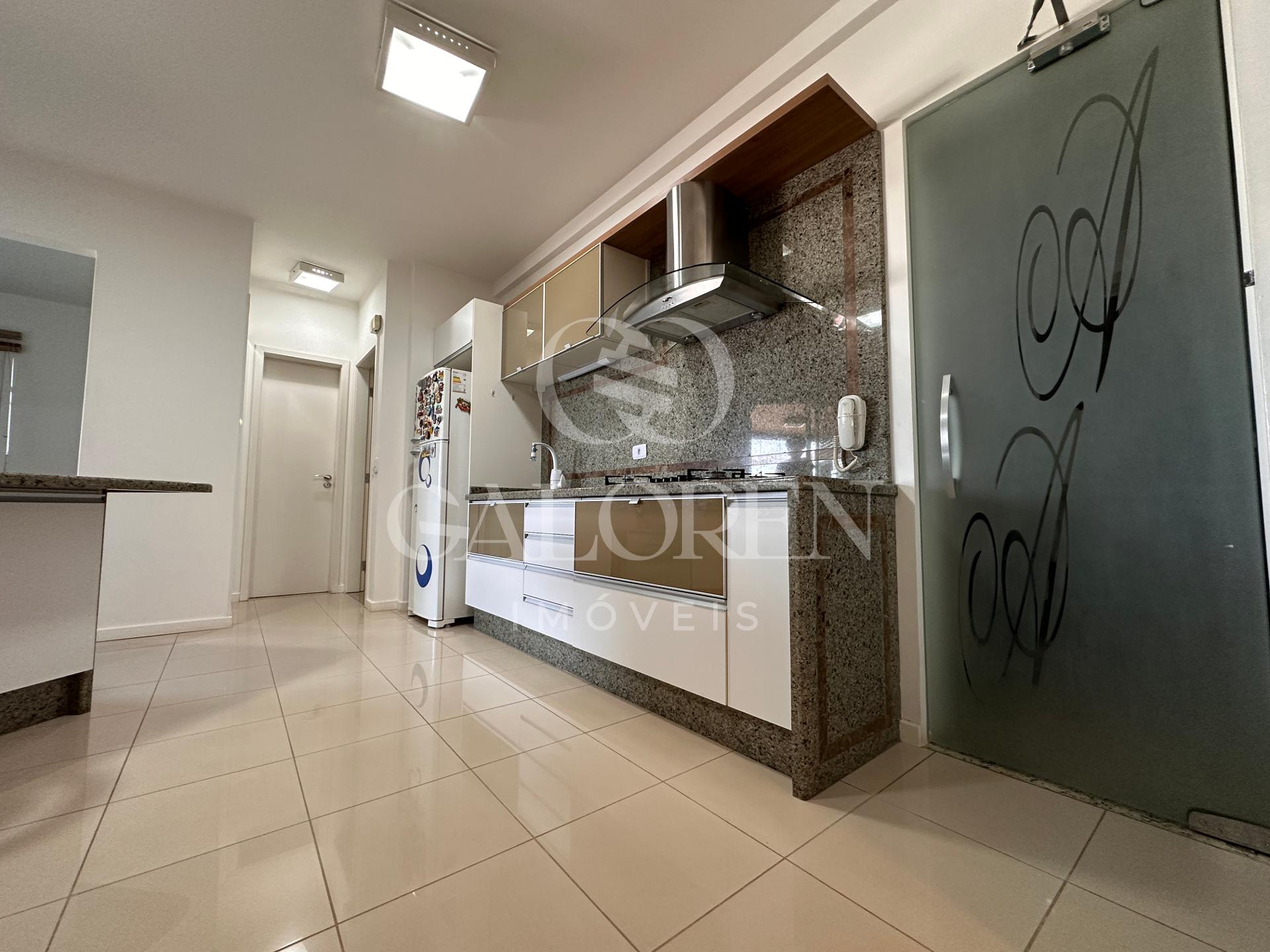 Apartamento à venda, zona 01, MARINGA - PR 01 suíte, mobiliado, sacada ,01 vaga