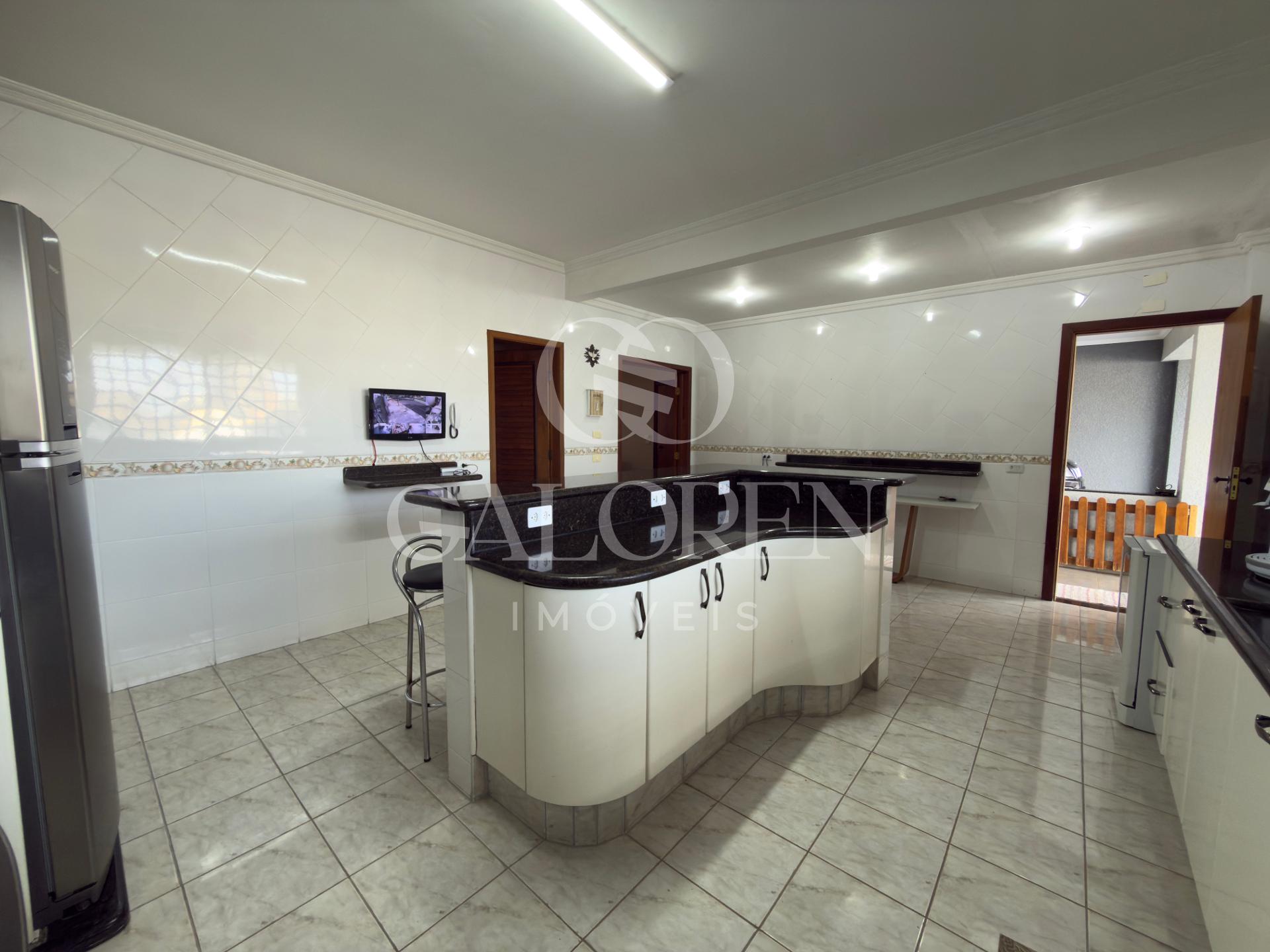 VENDE Sobrado 1 suíte + 3 quartos,Jardim Higienópolis em maringá.