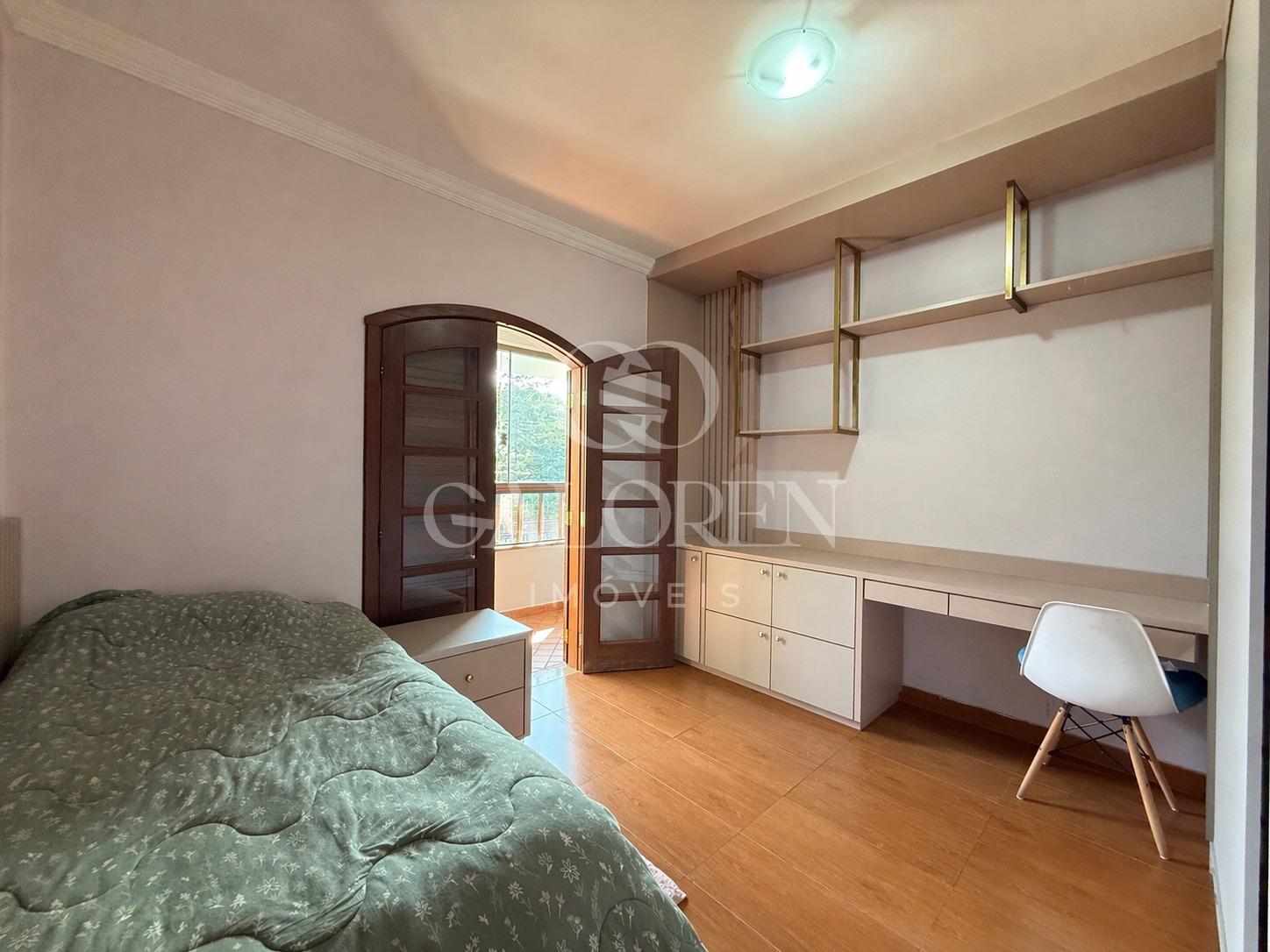 VENDE Sobrado 1 suíte + 3 quartos,Jardim Higienópolis em maringá.