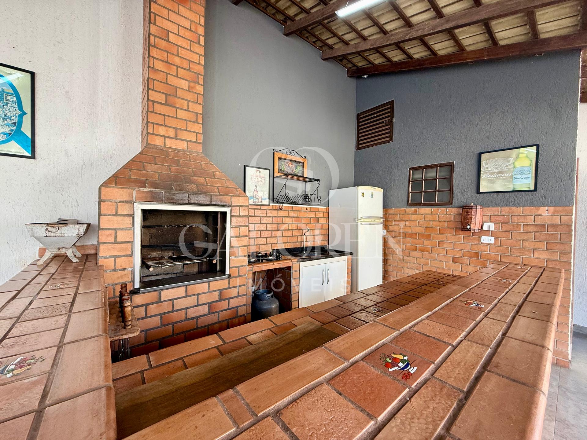 VENDE Sobrado 1 suíte + 3 quartos,Jardim Higienópolis em maringá.