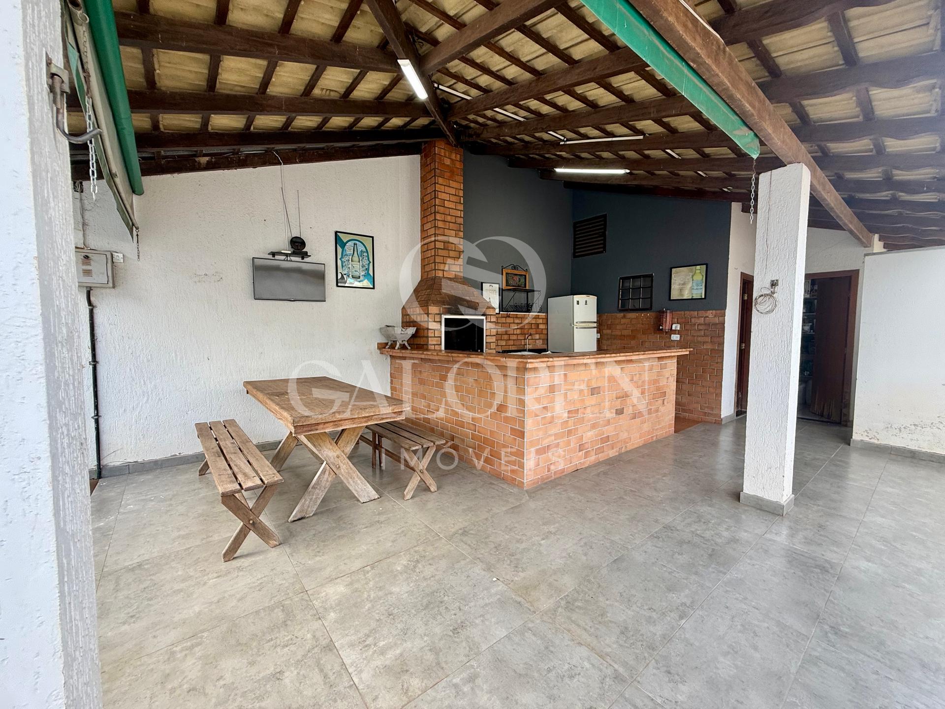 VENDE Sobrado 1 suíte + 3 quartos,Jardim Higienópolis em maringá.