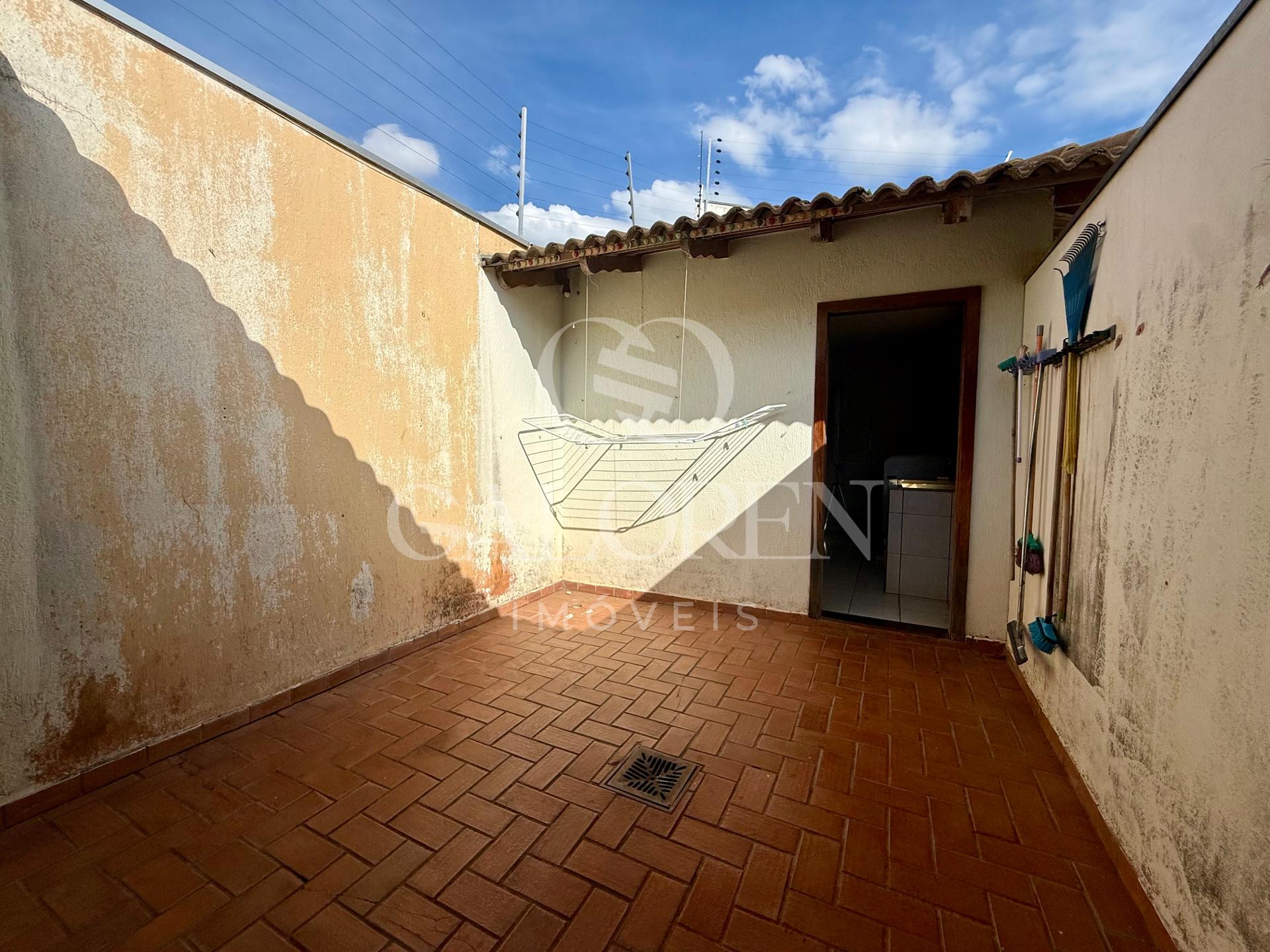 VENDE Sobrado 1 suíte + 3 quartos,Jardim Higienópolis em maringá.