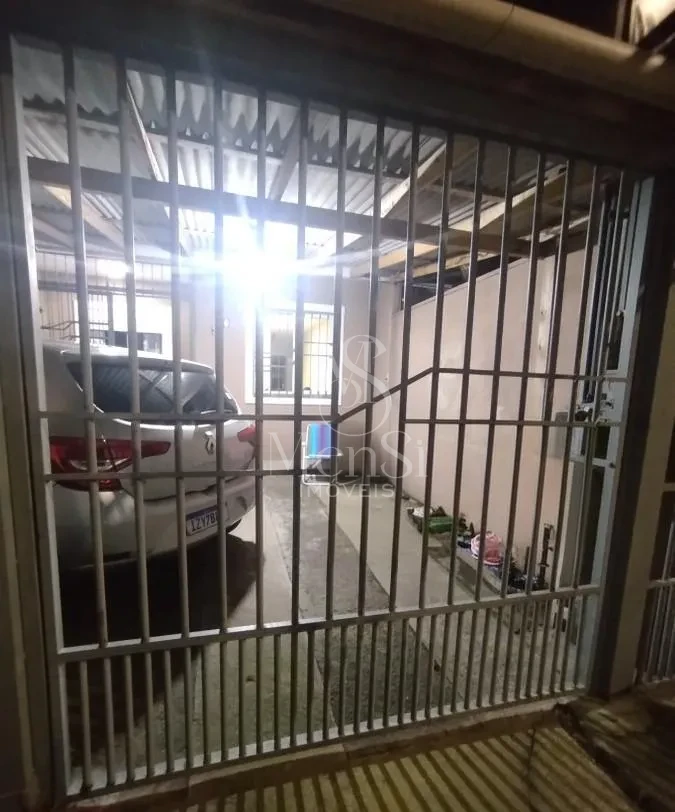 Casa com loja comercial