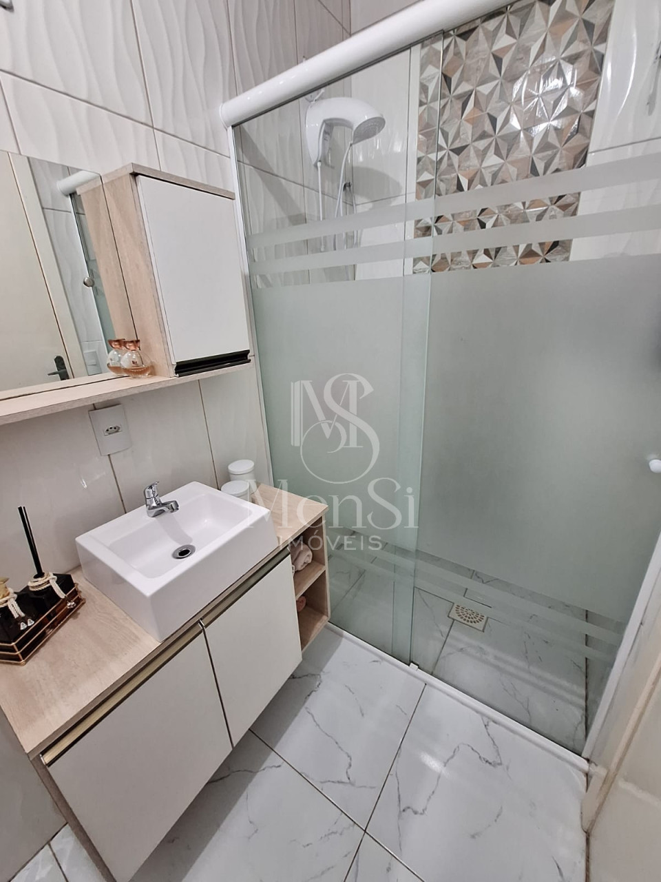 Casa a venda com 2 dormitórios