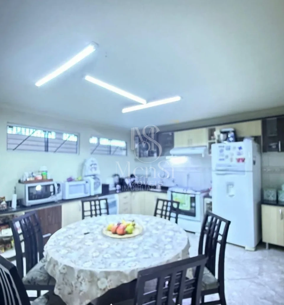 Casa 4 dormitórios - Cachoeirinha