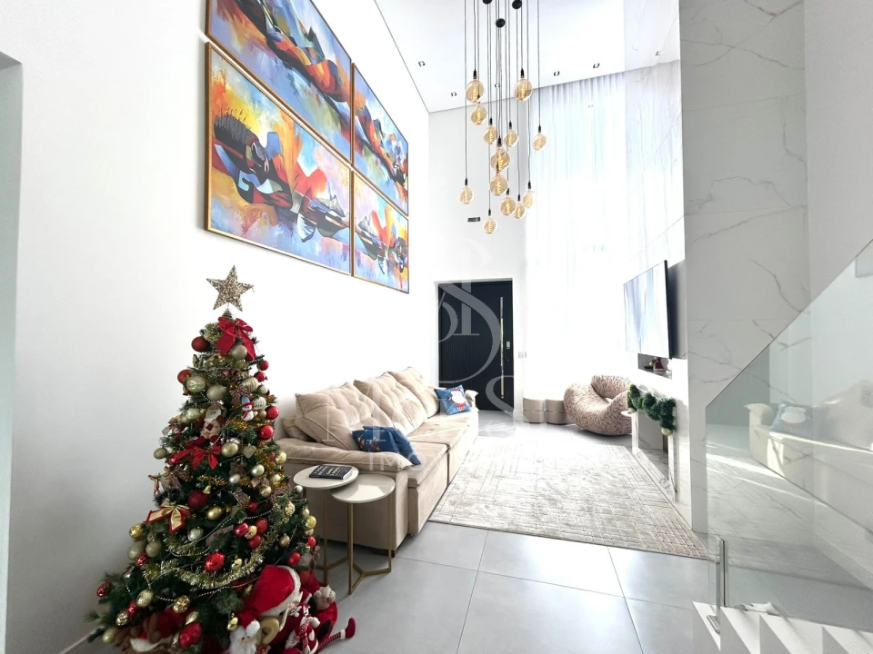 Sobrado com 3 suites no Alphaville