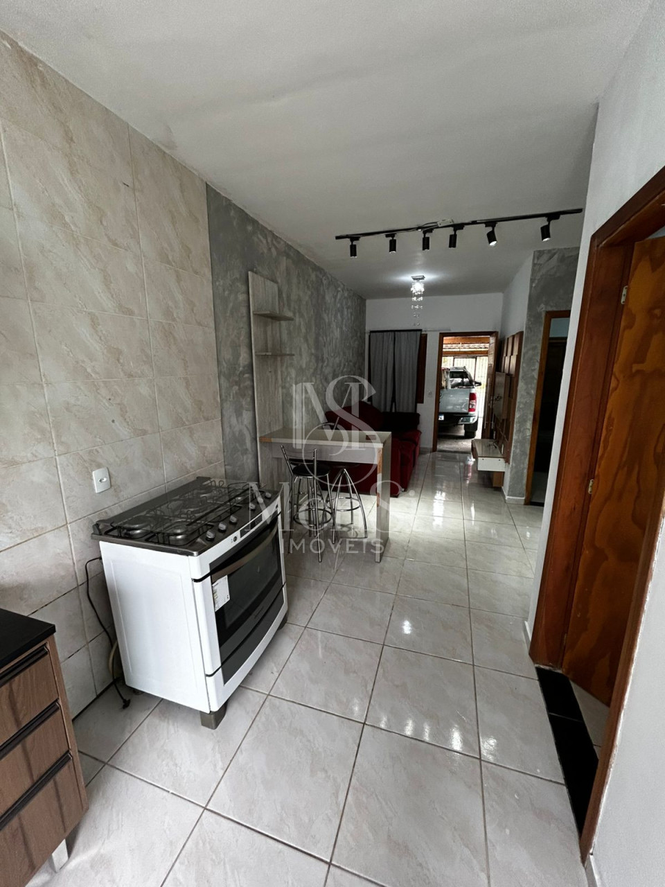 CASA SEMI MOBILIADA PARA LOCAÇÃO