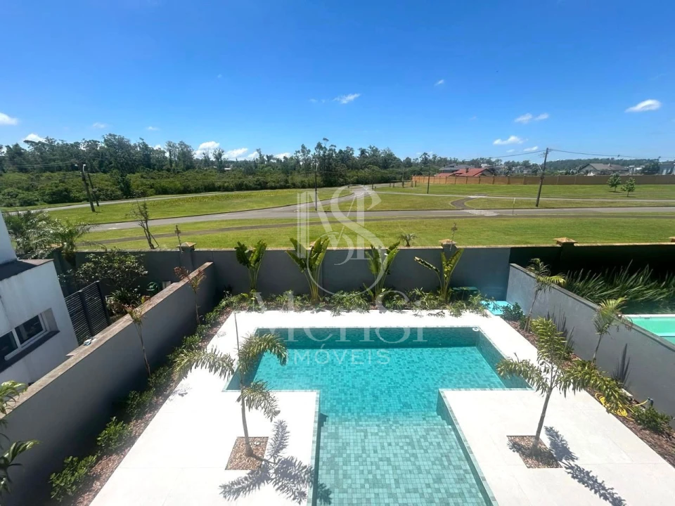 Sobrado com 3 suites no Alphaville