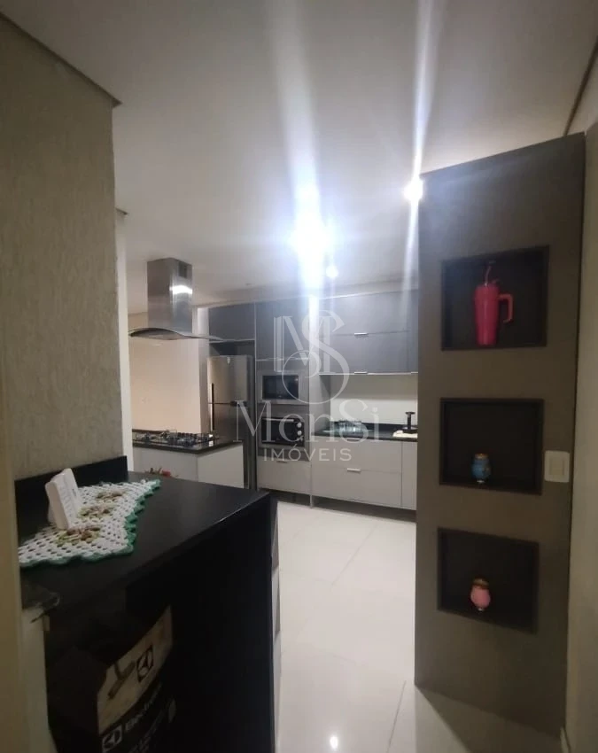 Casa com loja comercial