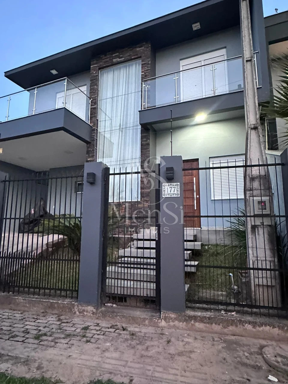 Sobrado 3 dormitórios - Gravataí