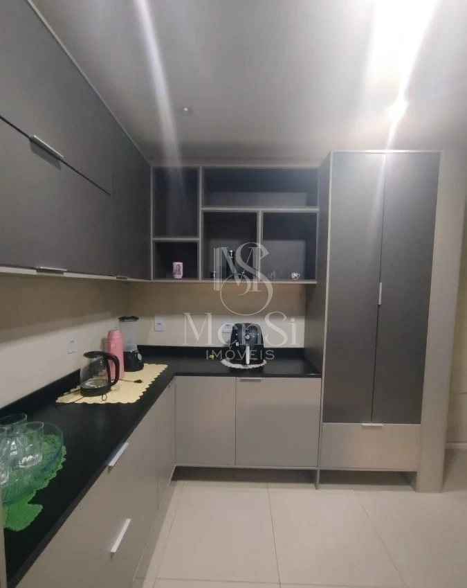Casa com loja comercial
