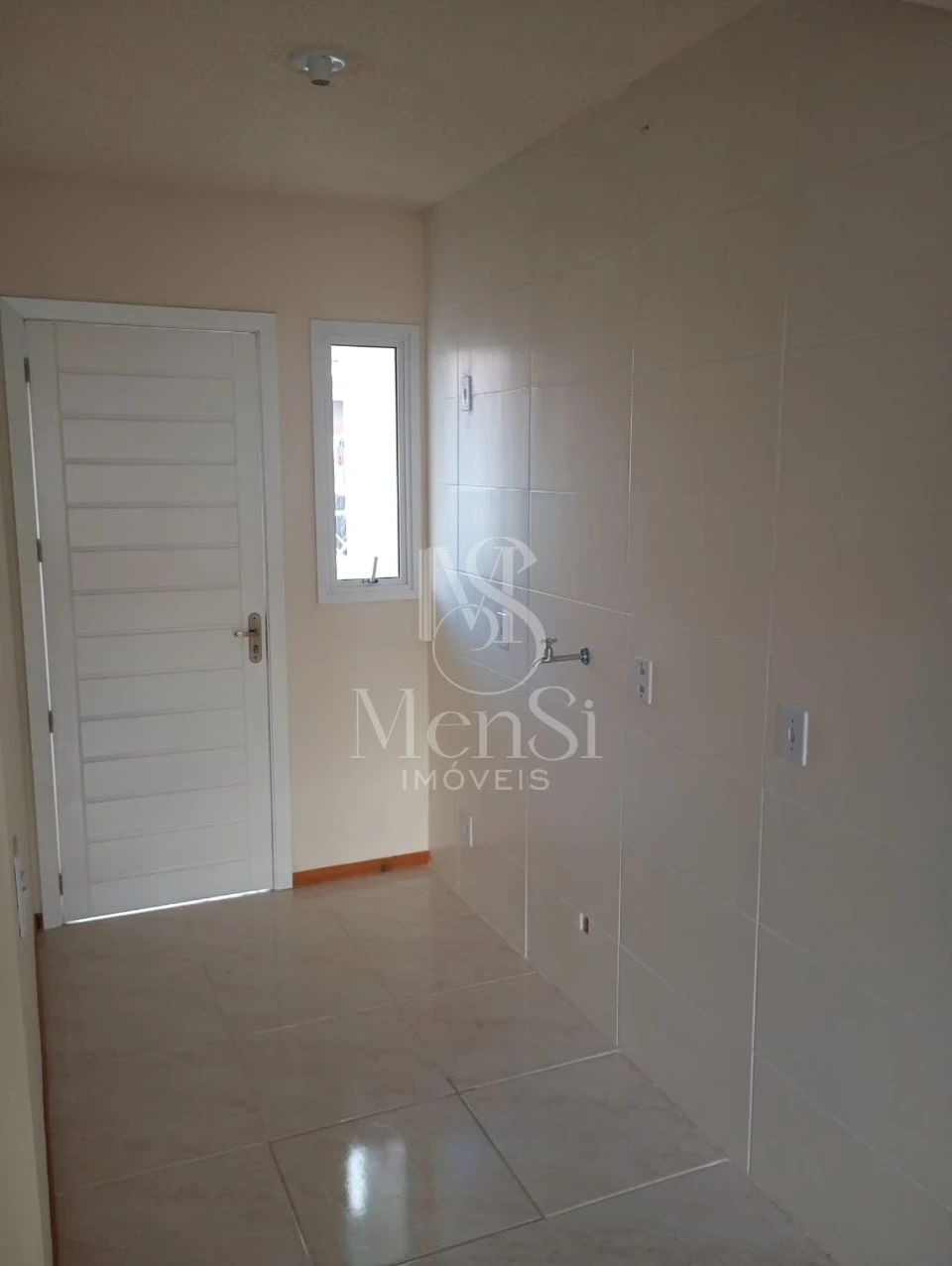 Casa 2 dormitórios - Cachoeirinha