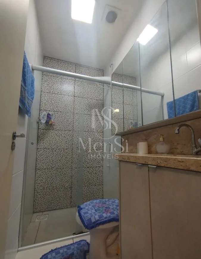 Casa com loja comercial
