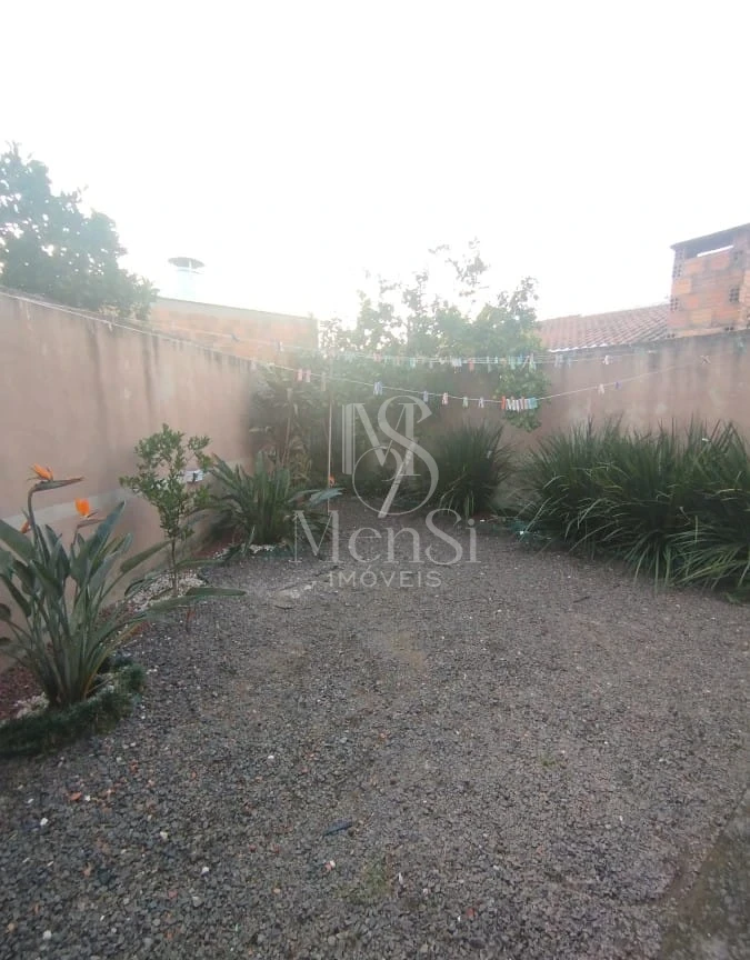 Casa com loja comercial