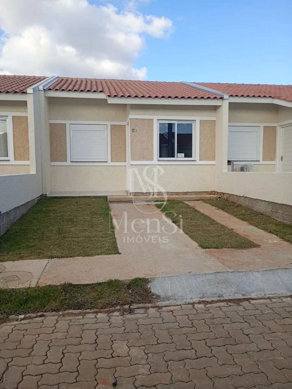 Casa 2 dormitórios - Cachoeirinha